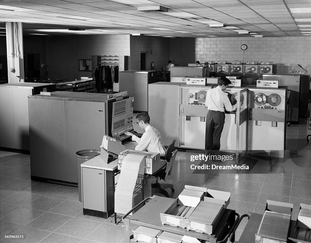 1960s Computer Programmers 1960s TWO Photo d'actualité - Getty Images