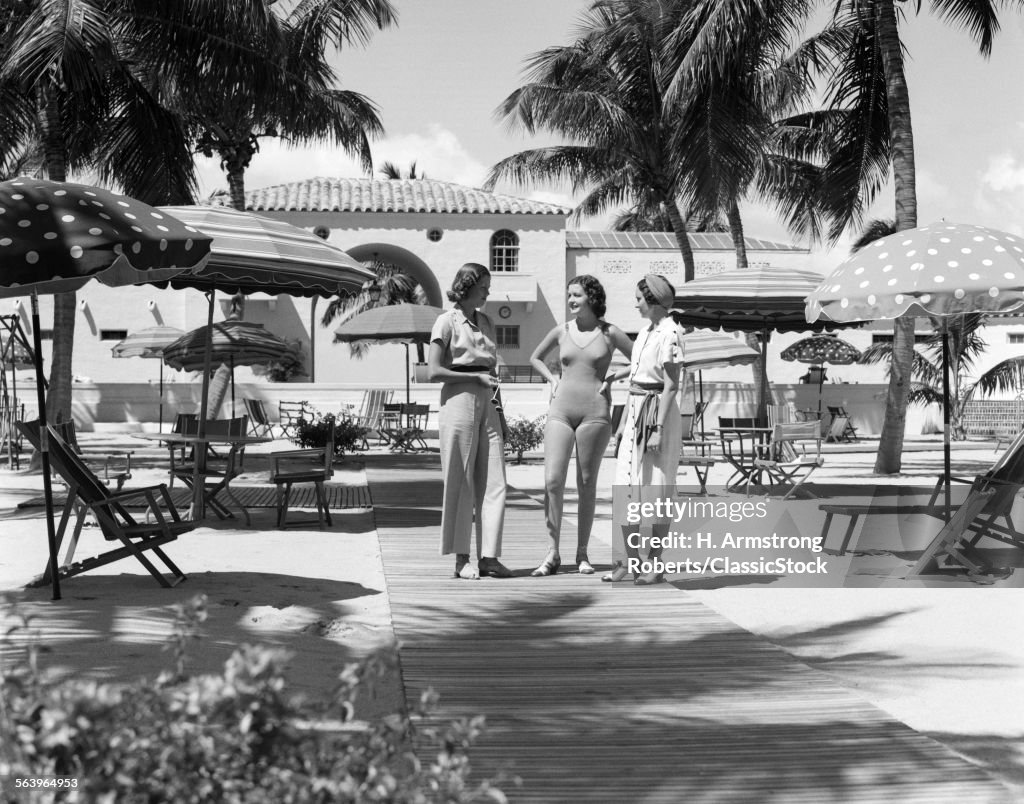 1930s THREE YOUNG WOMEN...