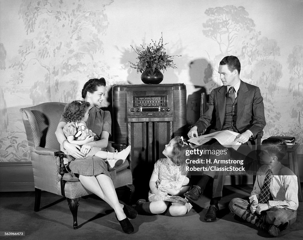 1930s 1940s FAMILY News Photo Getty Images 1930s-1940s-family-news-photo-getty-images