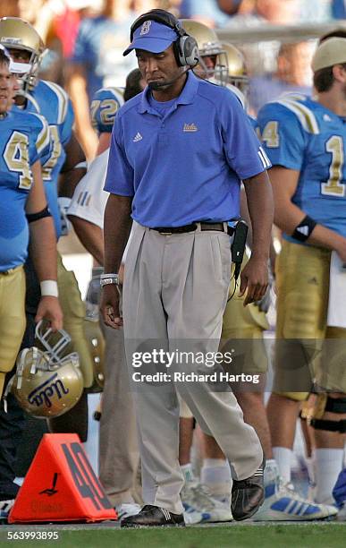 Coach Karl Dorrell in game vs. Notre Dame during first quarter at the Rose Bowl in Pasadena Saturday October 06, 2007.