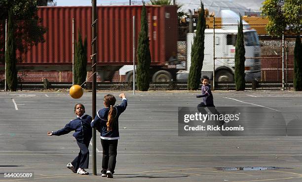 Children play tetherball during recess at Elizabeth Hudson Elementary  News Photo - Getty Images