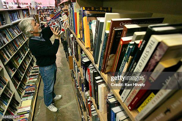 122 San Vicente Boulevard Stock Photos, High-Res Pictures, and Images ...