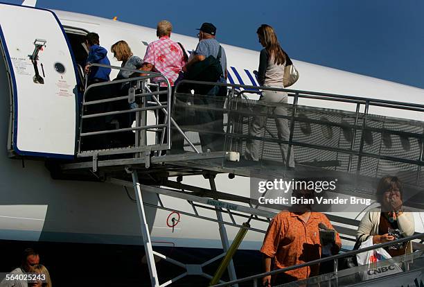 Flight 294 30 Jetblue Flight 292 Stock Photos, High-Res Pictures, and Images ...