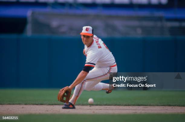 Cal Ripken Jr Base Cal Ripken” Baseball Photos and Premium High Res Pictures - Getty Images