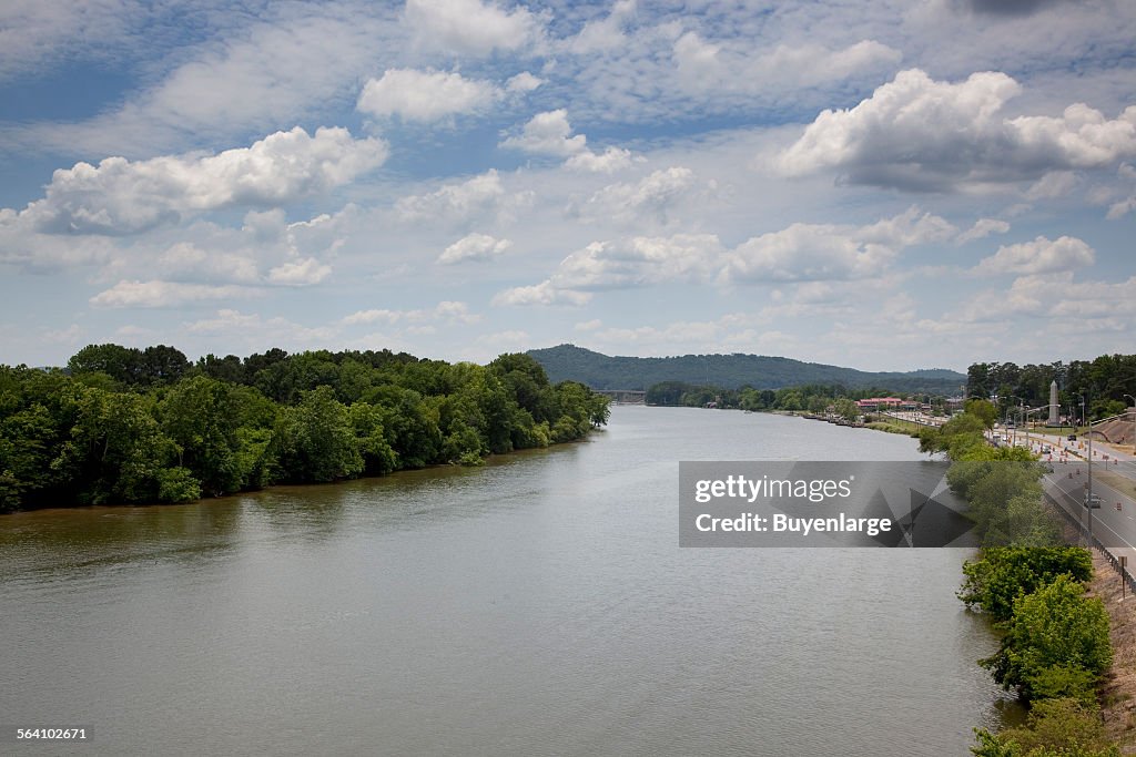 The Coosa River view of Gadsden, Alabama
