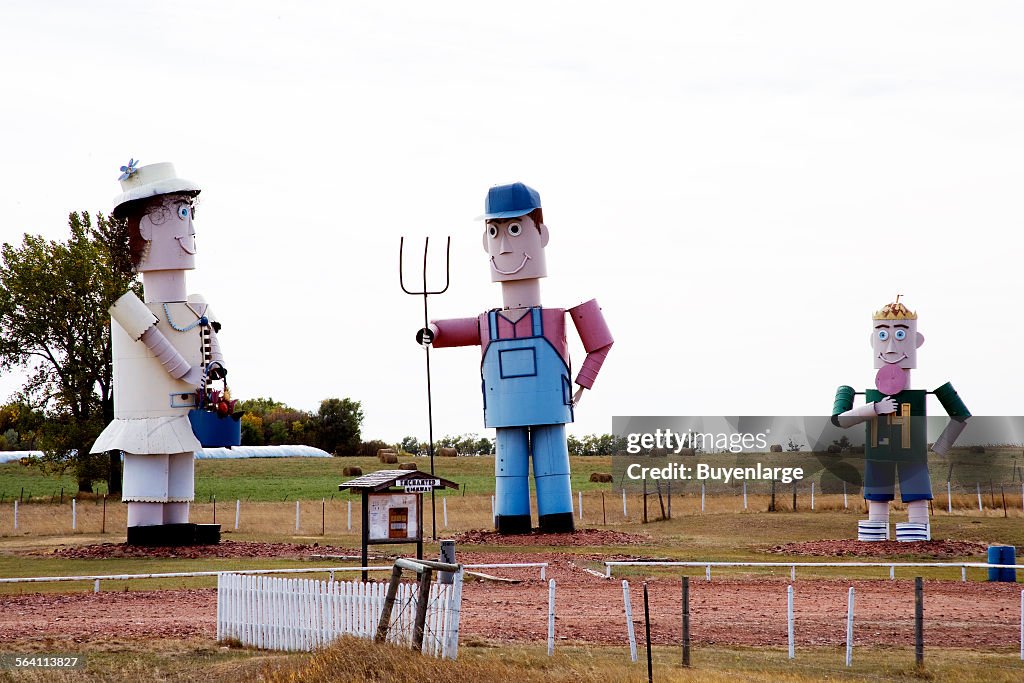 The Tin Family, Enchanted Highway, Regent, North Dakota