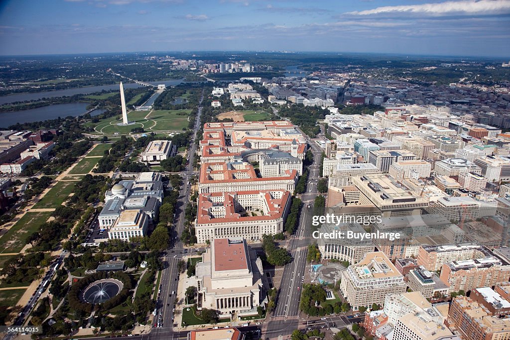 Aerial view of Pennsylvania Avenue Federal Triangle, Washington, D.C.