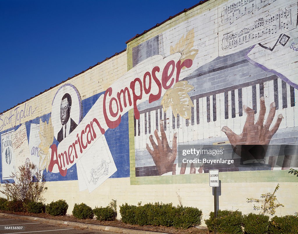 Mural honoring ragtime composer Scott Joplin, who attended the Orr School in Texarkana, Arkansas