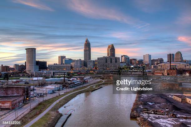 downtown skyline cleveland, ohio - cleveland ohio stock pictures, royalty-free photos & images