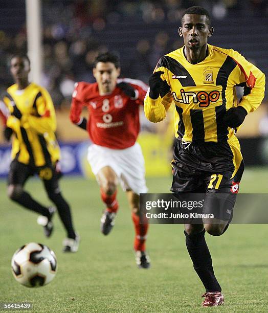 Hamad Al Montashari of Al Ittihad chases the ball during the FIFA Club World Championship Toyota Cup Japan 2005 the first-round game between Saudi...