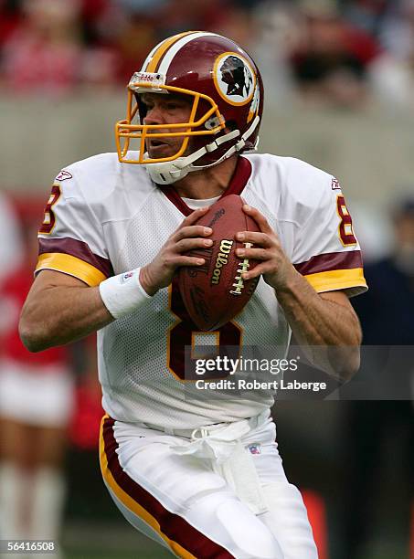 Quarterback Mark Brunell of the Washington Redskins looks to pass in the second half of the game against the Arizona Cardinals at Sun Devil Stadium...
