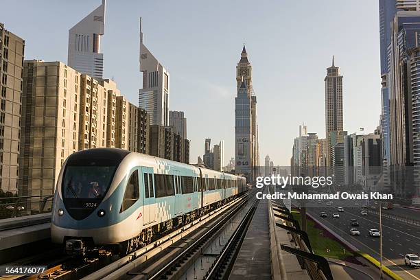 the dubai metro - train vehicle stock-fotos und bilder