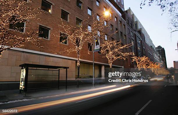 Traffic moves along W. 66th Street between Columbus Avenue and Central Park West December 12, 2005 in New York City. New York City Mayor Michael...