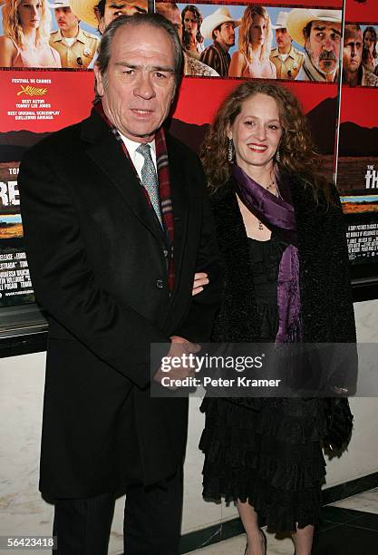 Actors Melissa Leo and Tommy Lee Jones attend the premiere of "The Three Burials of Melquiades Estrada" at the Paris Theatre on December 12, 2005 in...