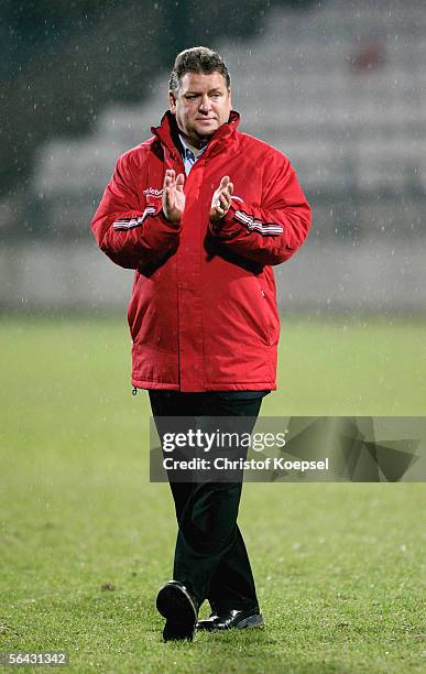 Head coach Frank Pagelsdorf of Rostock applauds the fans after the Second Bundesliga match between LR Ahlen and Hansa Rostock at the Werse Stadium on...