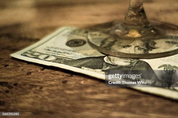 20 dollar bill under a glass - restaurant bill ストックフォトと画像