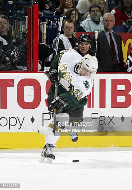 Niko Kapanen of the Dallas Stars shoots against the Buffalo Sabres on December 14, 2005 at HSBC Arena in Buffalo, New York.