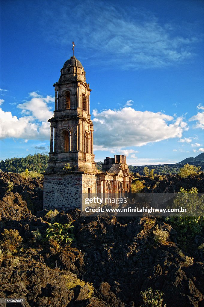 Iglesia De San Juan De Paricutin Foto de stock - Getty Images Iglesia De San Juan De Paricutin Foto de stock - Getty Images