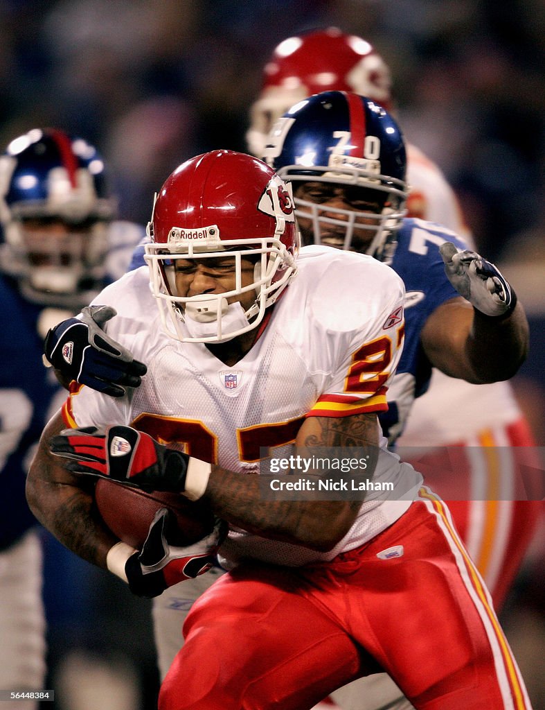 Kansa City Chiefs v New York Giants