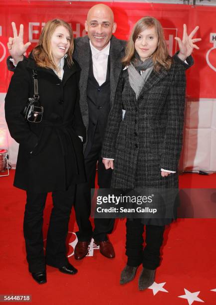 Actor Leon Boden arrives with his daughter Stella and her friend Paula at the "Ein Herz Fuer Kinder" television charity gala at the Axel Springer...