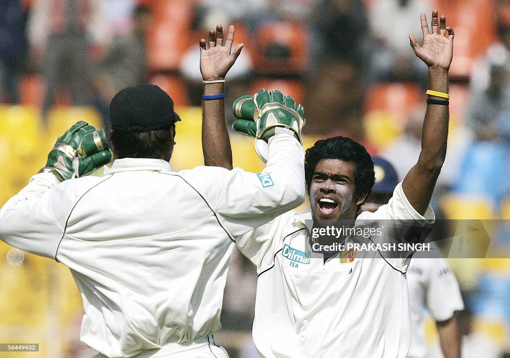 Sri Lanka's wicket keeper Kumara Sangakk