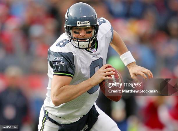 Matt Hasselbeck of the Seattle Seahawks scrambles against the Tennesse Titans December 18, 2005 at The Coliseum in Nashville, Tennessee.