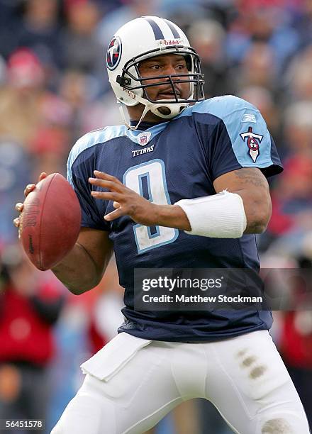 Steve McNair of the Tennesse Titans thrws against the Seattle Seahawks December 18, 2005 at The Coliseum in Nashville, Tennessee.