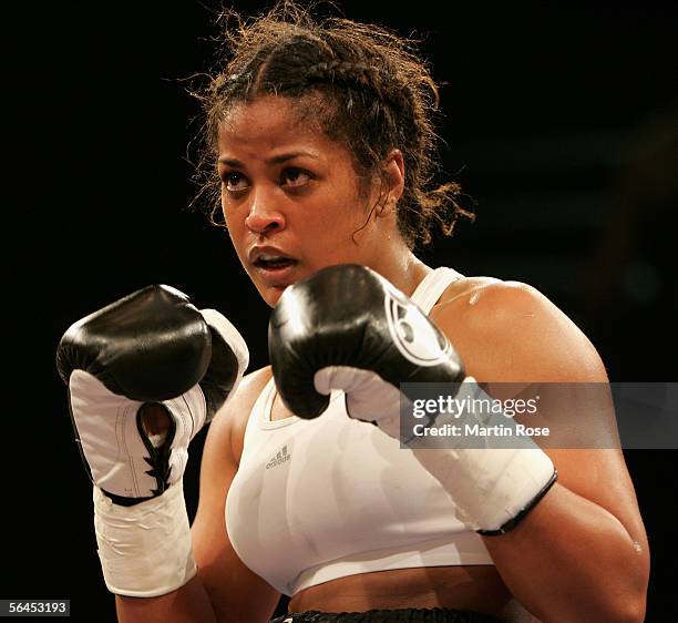 The Inside Scoop Laila Ali And The Fall Of Womens Boxing - ulp1nzv