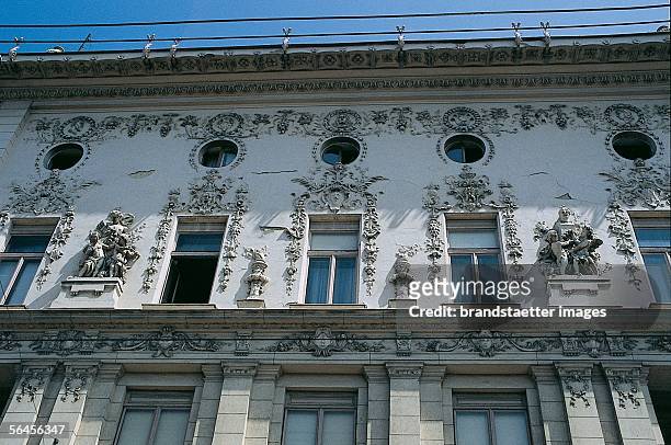 City palace in Vienna, built by Otto Wagner in the 3rd district. Photography. 1990. [Stadtpalais Otto Wagner in Wien III., Rennweg 1. Erbaut von Otto...