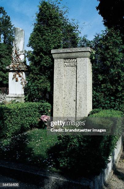 Gravestone for Gustav Mahler on the Grizing's Cemetery in Vienna XIX, Managettagasse / Aslangasse. Built by Josef Hoffmann. 1911. Photography. 1990....