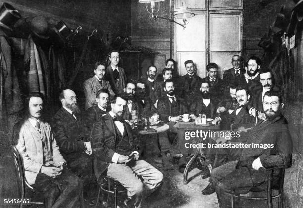 Theodor Herzl and Viennes zionists in the Cafe Louvre. . Photography. 1896. [Theodor Herzl und die Wiener Zionisten im Cafe Louvre . Photographie....