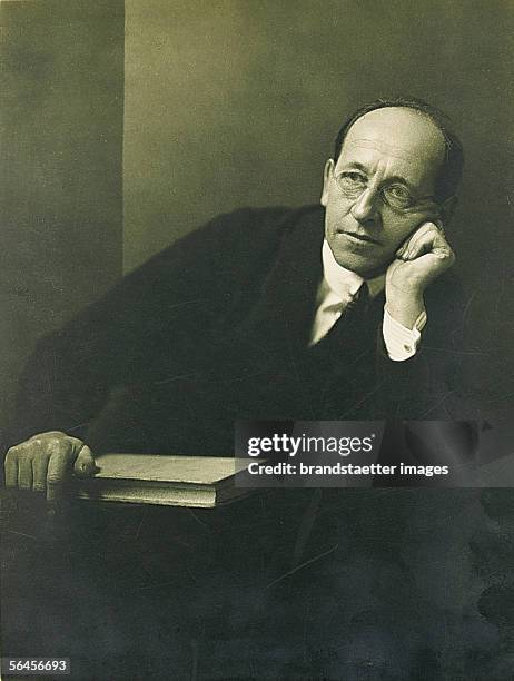 Hermann Clemens Kosel. Self portrait. Photography. About 1914. [Hermann Clemens Kosel. Selbstportrait. Photographie um 1914]