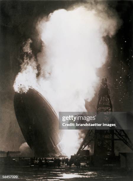 Airship Disaster 88 Hindenburg Explodes In 1937 Stock Photos, High-Res Pictures, and ...