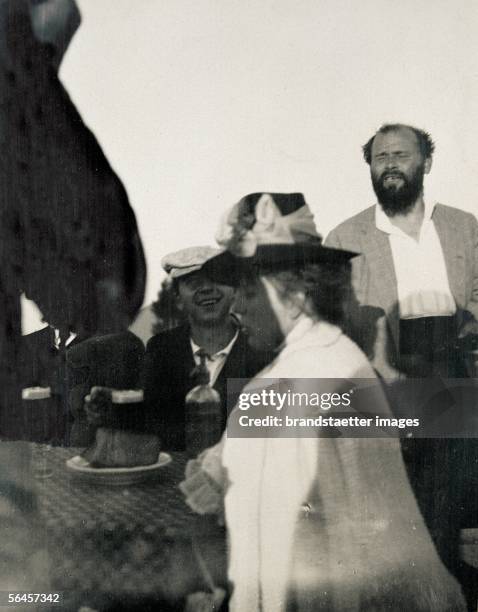 Gustav Klimt with his friends on a trip at the Attersee lake. Photography, 1908. [Gustav Klimt mit Freundesrunde auf einem Ausflug am Attersee....