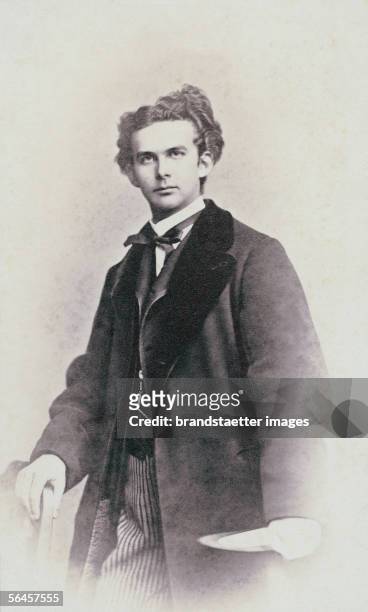 Ludwig II. King of Bavaria. Photography about 1865. [Ludwig II. Koenig von Bayern. Photographie um 1865.]