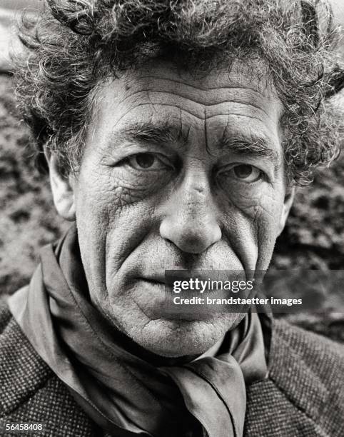 Sculptor and graphic artist Alberto Giacometti. Photography. Paris. 1957. [Der Bildhauer und Graphiker Alberto Giacometti. Photographie. Paris. 1957.]