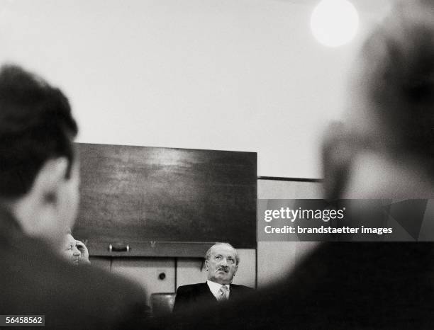 Martin Heidegger during a discussion in Tuebingen. Photography. 1961. [Martin Heidegger bei einer Diskussion in Tuebingen. Photographie. 1961.]