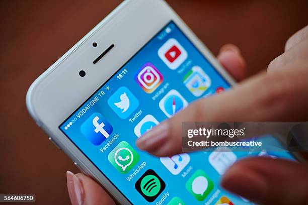 icone applicazioni di sociale media - whatsapp foto e immagini stock
