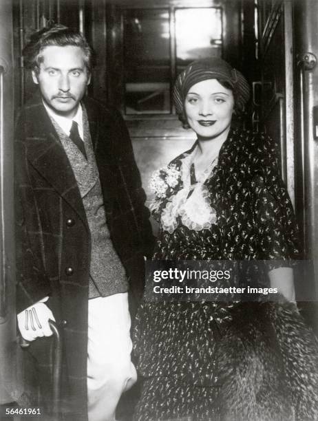 German actress Marlene Dietrich and American-Austrian film director Josef von Sternberg. Photography. Around 1930. [Die deutsche Schauspielerin...