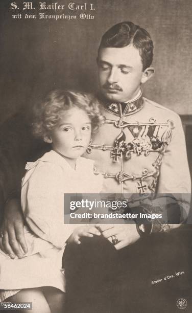 Emperor Karl I., last Austrian Emperor, with his son Otto. Photography, about 1917. [Karl I., der letzte Kaiser von oesterreich, mit seinem Sohn...