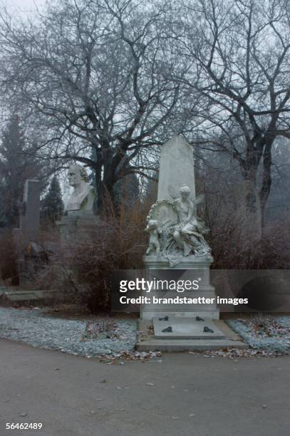 Tomb at the central cemetery in Vienna. Austria. Photography by Dagmar Landova. Around 1990. [Grabdenkmal am Wiener Zentralfriedhof. Oesterreich....