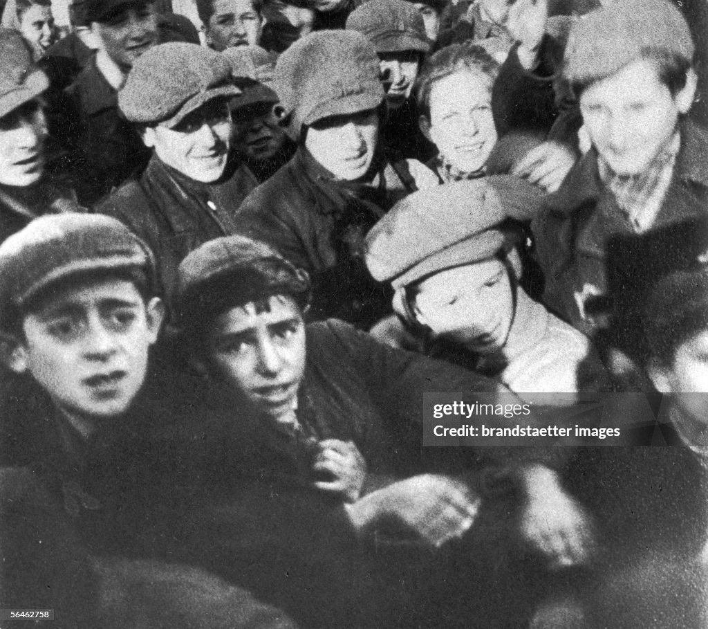 Children and young adults in the Warsaw Ghetto