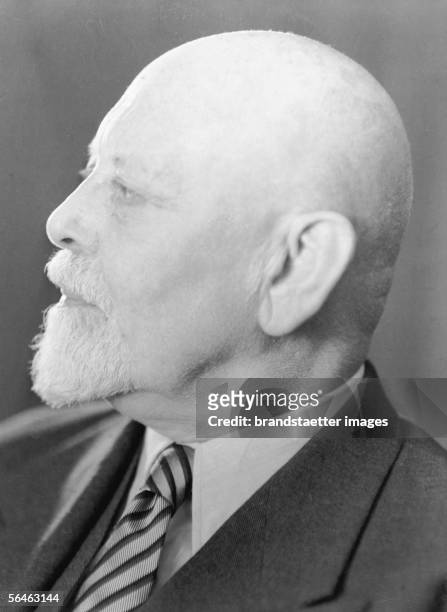 Lorenz Boehler , Austrian surgeon. Photography, about 1945. [Lorenz Boehler , oesterr. Chirurg. Photographie um 1945.]