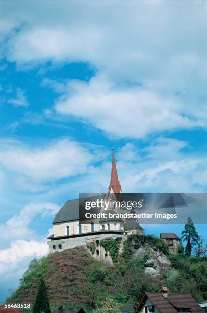 Rankweil, Vorarlberg: parish church on top of the Liebfrauenberg mountain. [Rankweil, Vorarlberg: Pfarrkirche auf dem Liebfrauenberg]