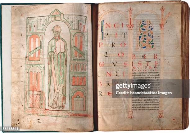 Admont, Styria: Benedictine monastery. Monastery library. Codex 16, pagina 6, Bible commentaries by the Admont monk Irmimbert . Depiction of the...