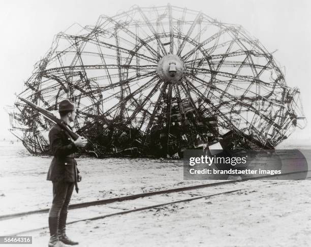 Airship Disaster Hindenburg Airship Photos and Premium High Res Pictures - Getty Images