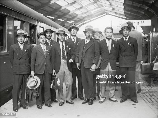Arrival of the japanese participants at the Olympic Games 1936 in Berlin at the trainstation Friedrichsstrasse. Germany 1936. [Ankunft der ersten...