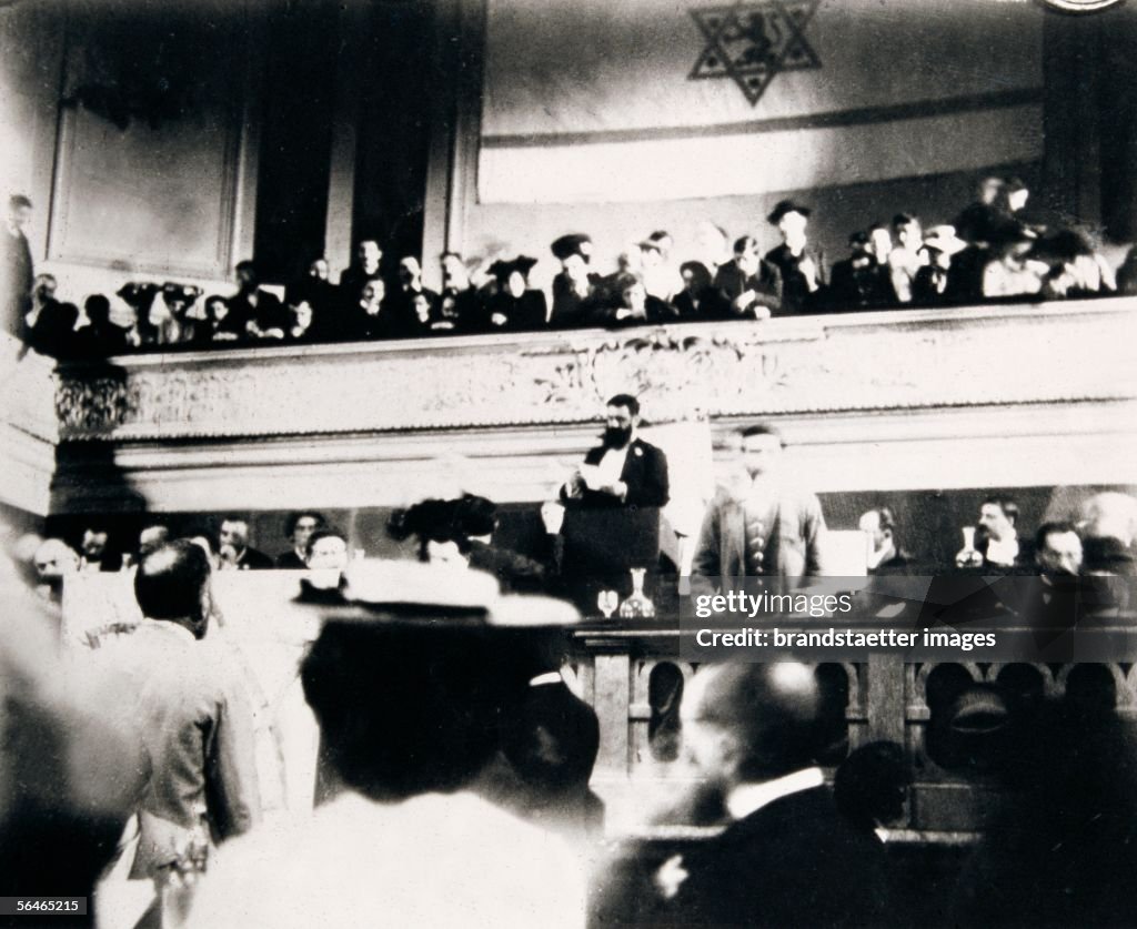 Theodor Herzl giving an inaugural address