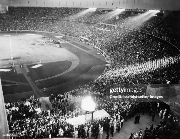 Olympische Summer Games in Berlin 1936. The olympic stadium. [XI. Olympische Sommerspiele in Berlin 1936: Das Olympiastadion.]