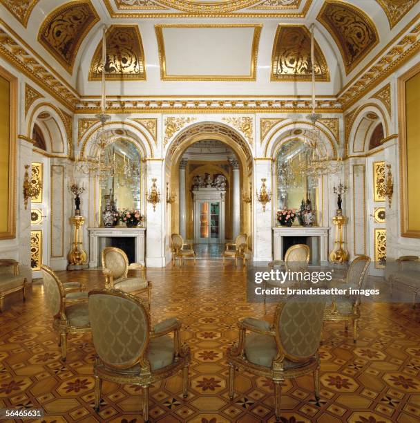 Hall in the royal summer residence Lazienki Palace. Warsaw. Poland. Photography. Around 2000. [Saal in der koeniglichen Sommerresidenz Schloss...